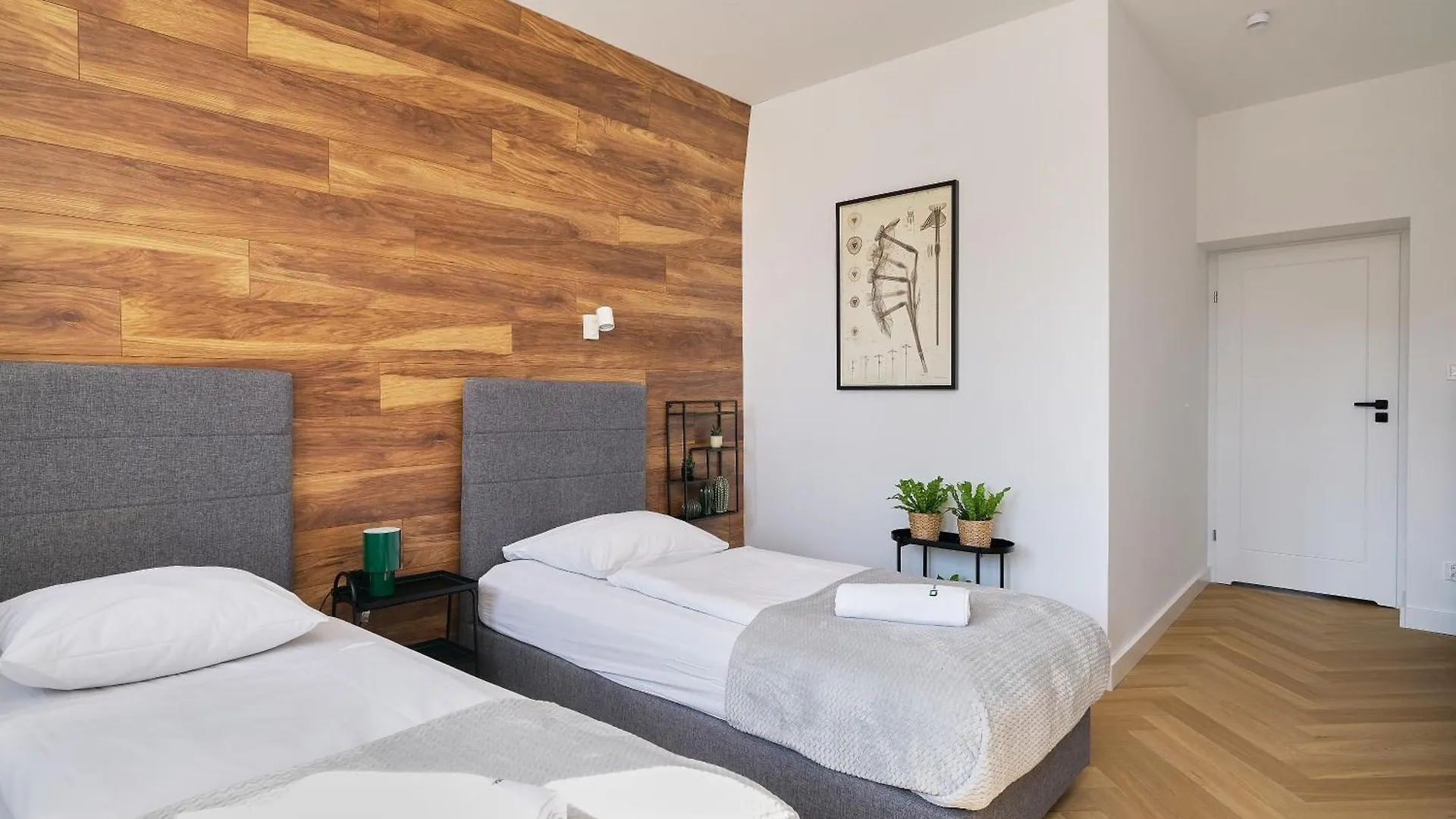 Solny Square Aparthotel Βρότσλαβ 3*,