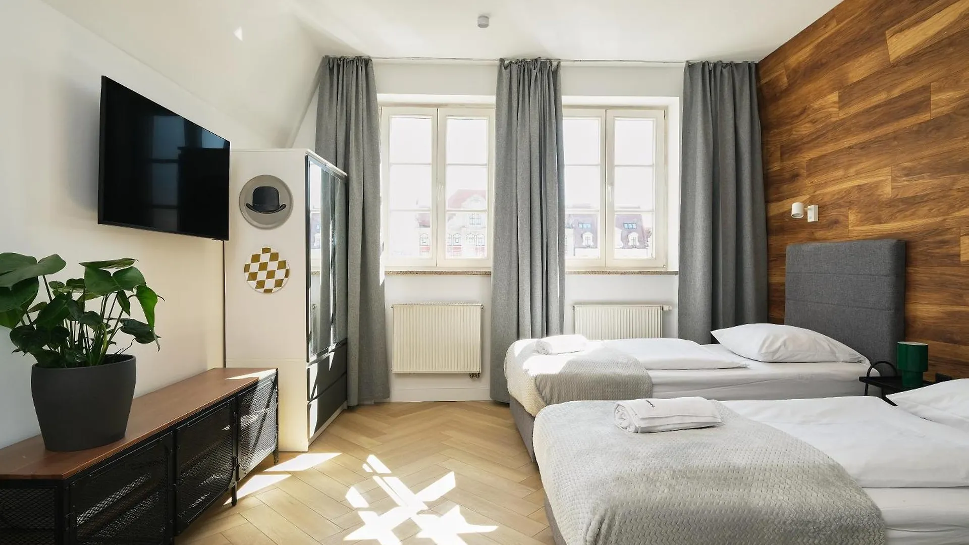 Solny Square Aparthotel Βρότσλαβ