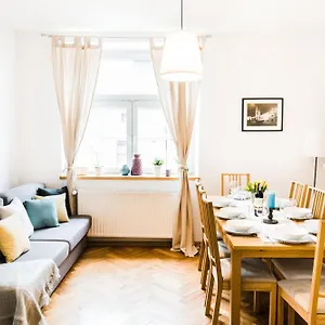https://royal-castle-apartment.krakowhotelspoland.com