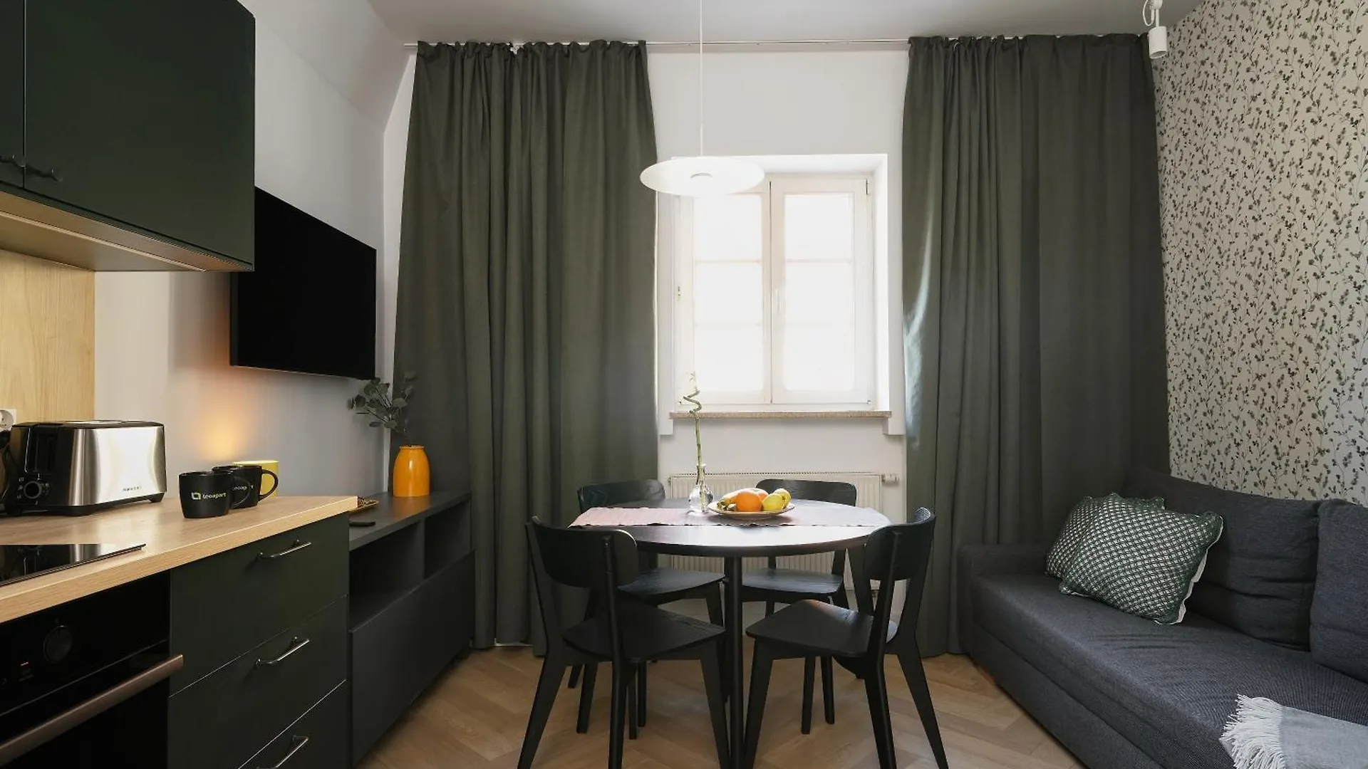 Solny Square Aparthotel Wrocław 3*,  Polska